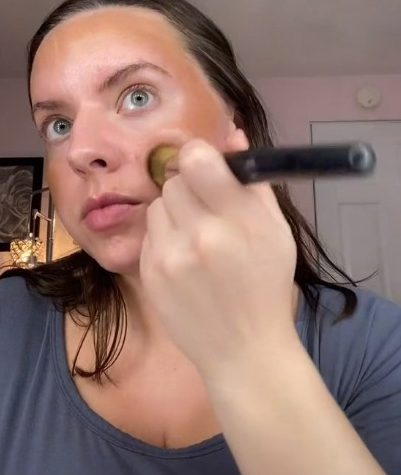 Can You Use a Makeup Brush to Apply Fake Tan?