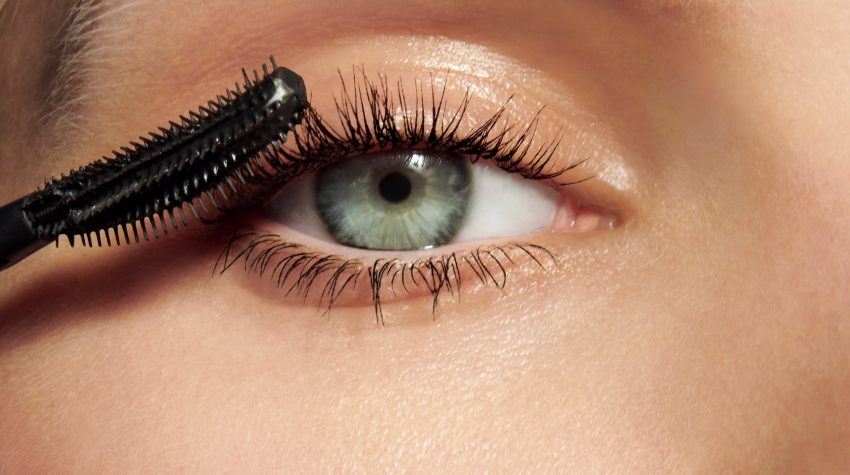 How Do You Apply Mascara Without a Wand?