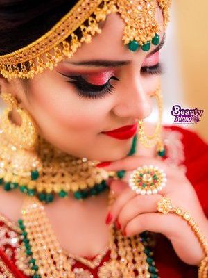 What is Portfolio in Bridal Makeup?