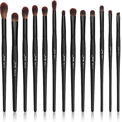 What is the Difference between Synthetic And Vegan Makeup Brushes?