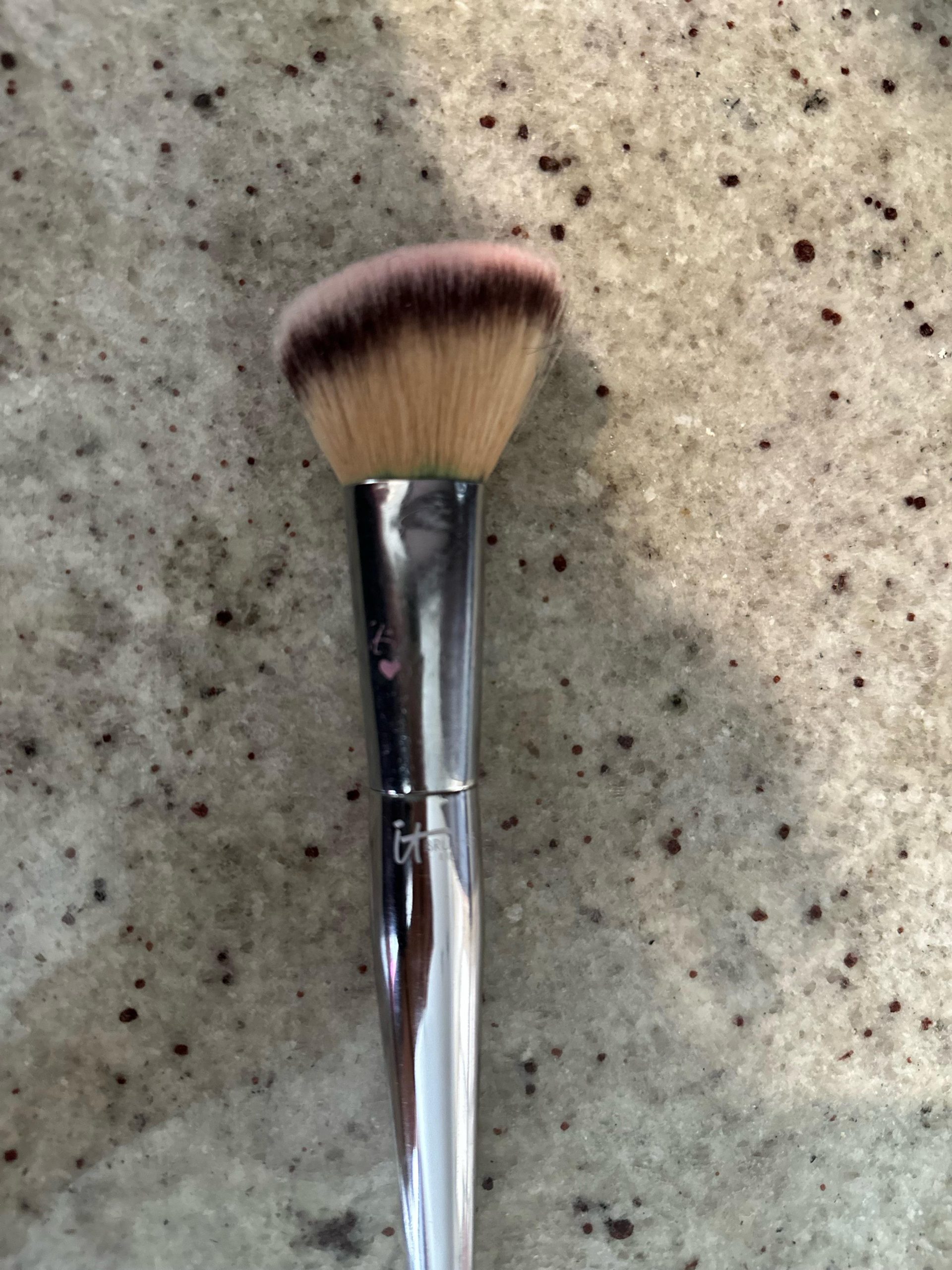 Why Did My Makeup Brush Turn Green? Makeup Analysis