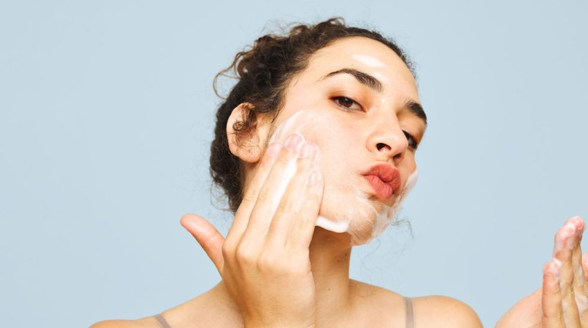 Should You Remove Makeup before Cleansing